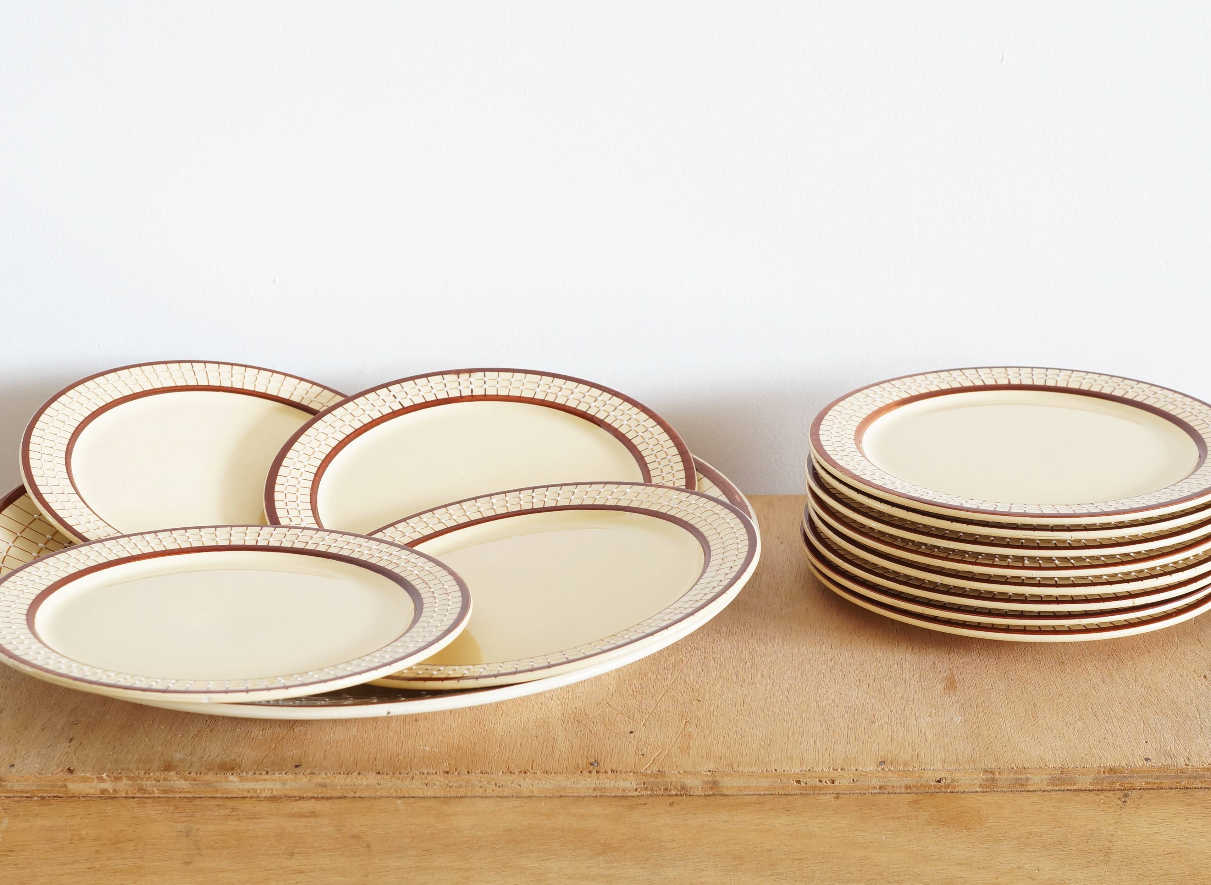 Dessert service 12 plates and tiled pie dish