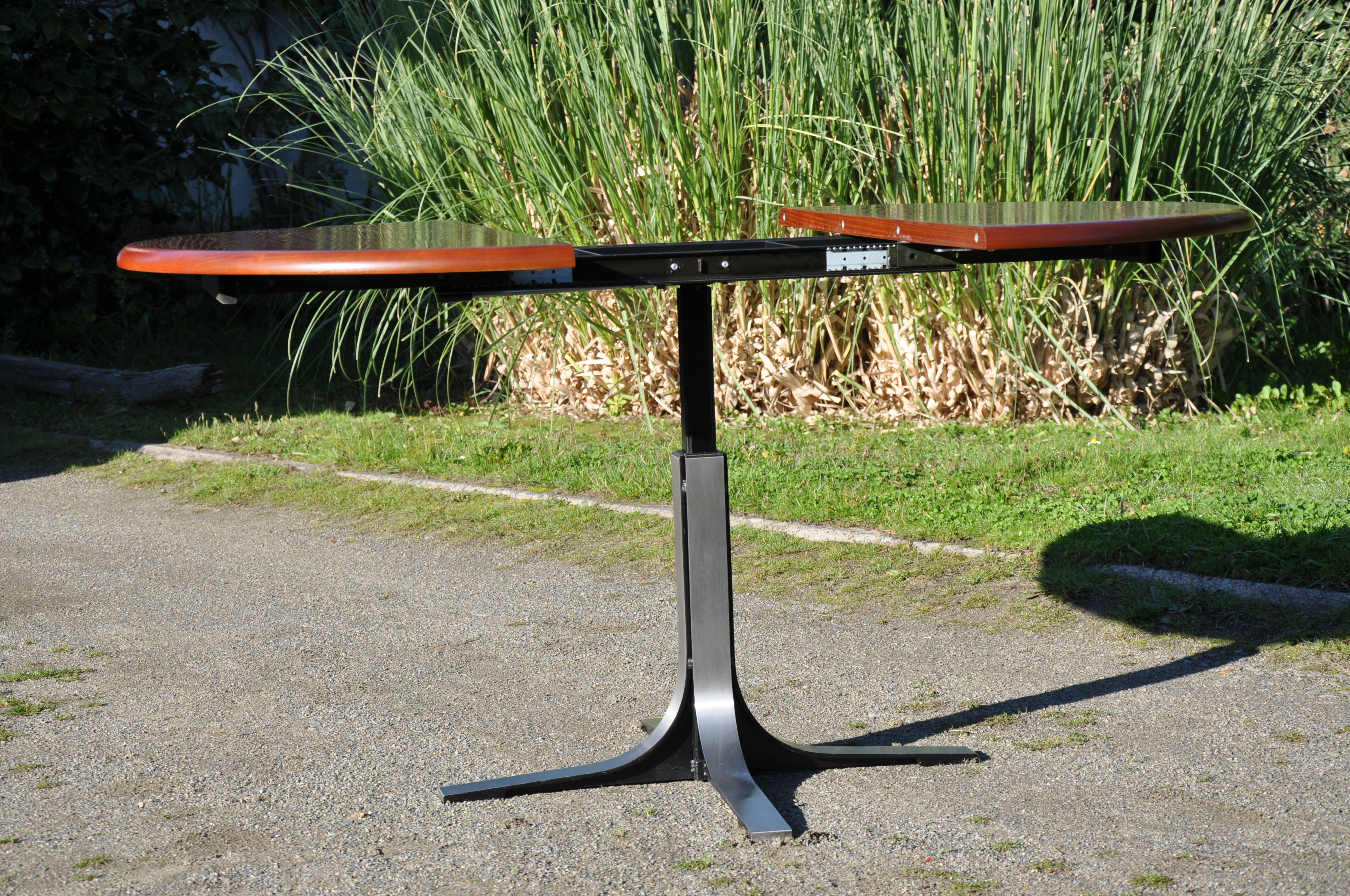 Lifting coffee table