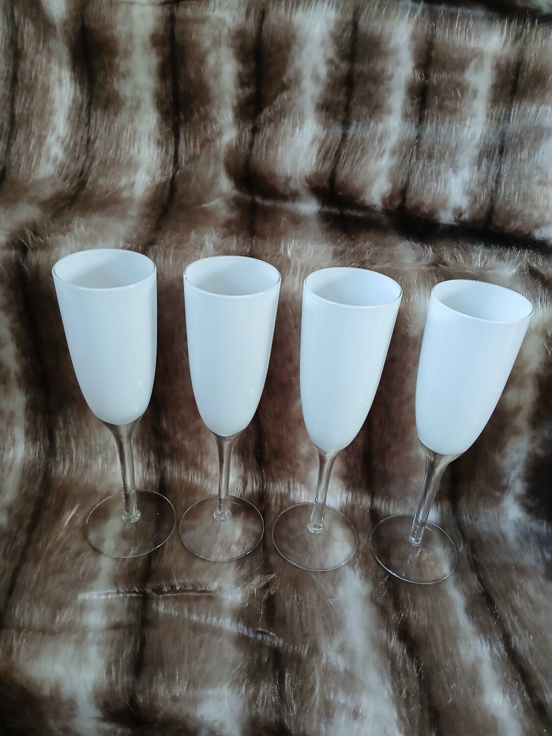 4 white champagne flutes