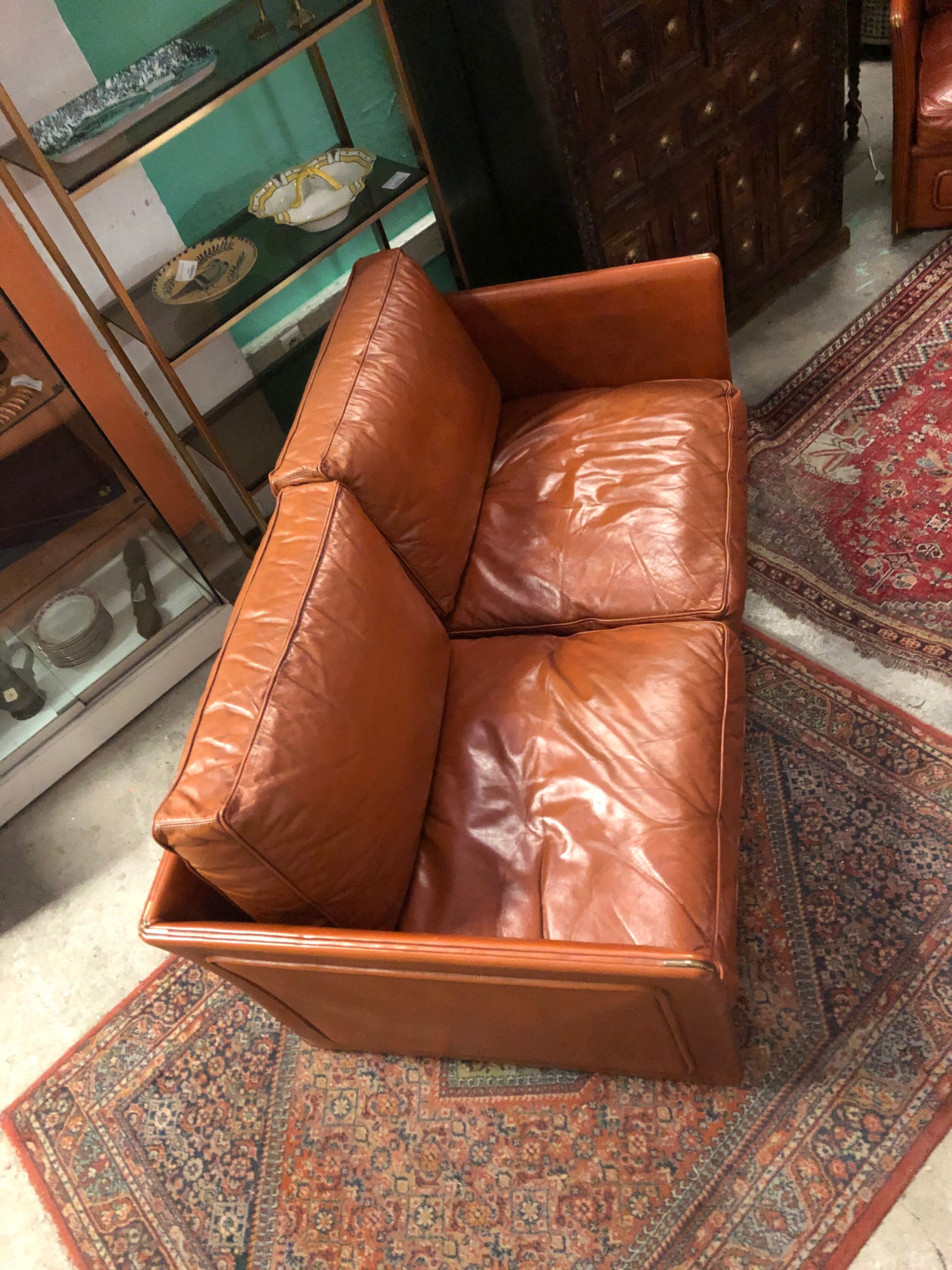 3-piece classic English leather lounge