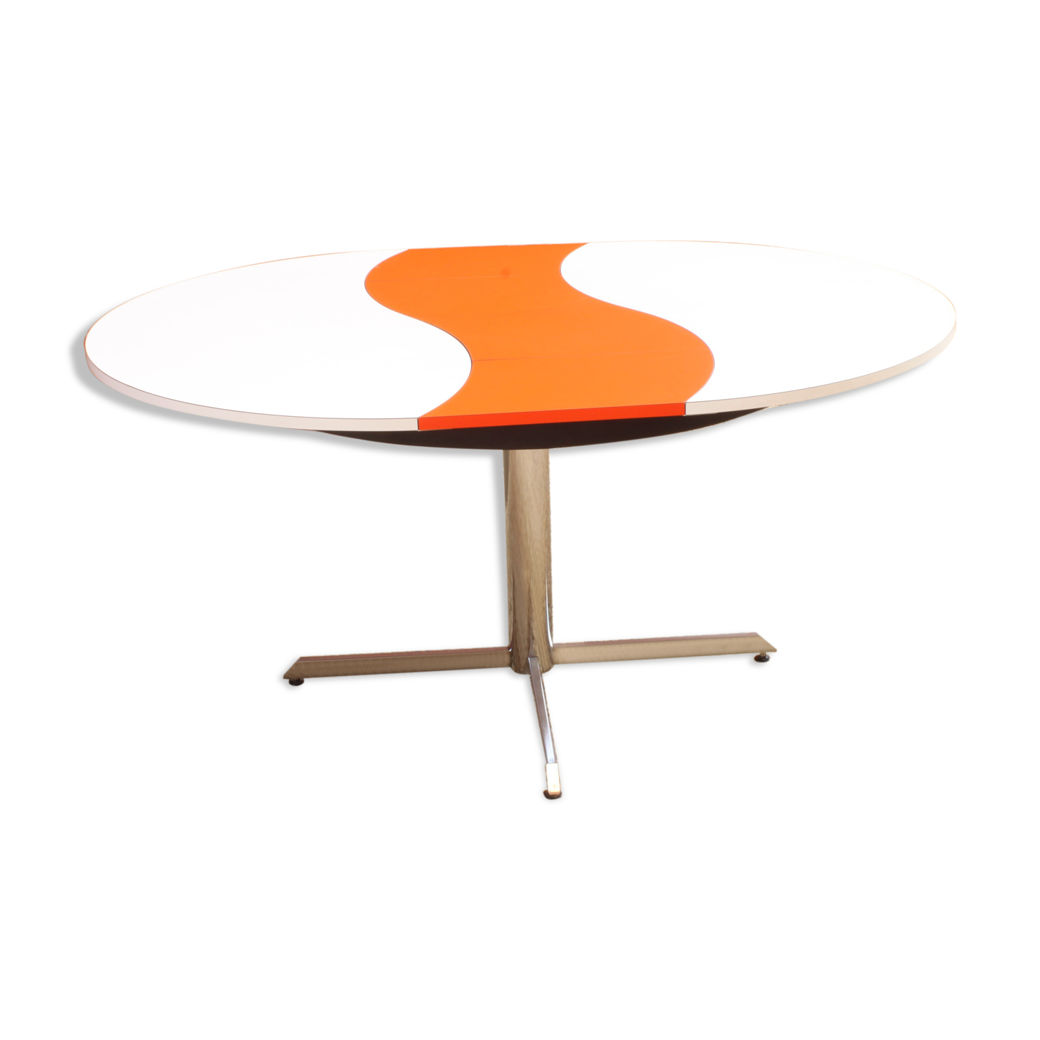 Ying-Yang round orange extendable dining table, 1970s.