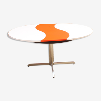 Table à manger extensible ronde orange Ying-Yang, années 1970.