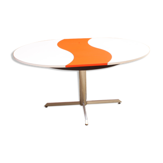 Ying-Yang round orange extendable dining table, 1970s.
