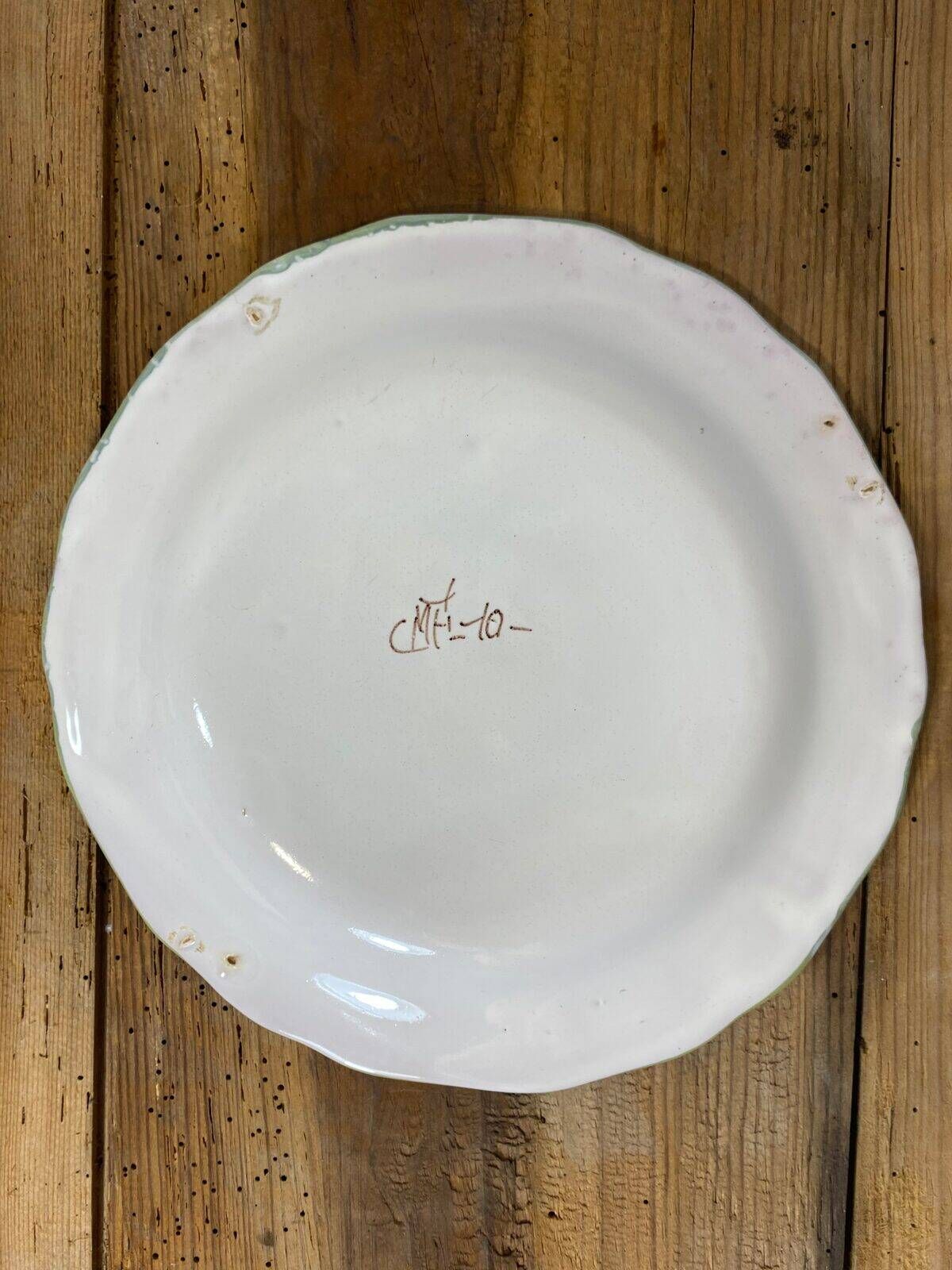 Set of 6 earthenware plates from Moustiers, featuring birds and flowers.