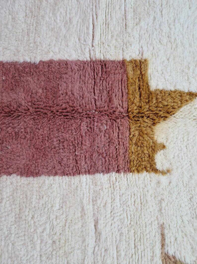 Authentic handmade Berber rug, size 140/260 cm.