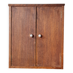Ancienne armoire à pharmacie
