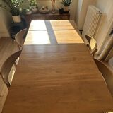 Extensible table Made.com model Jenson for 6 to 8 people.