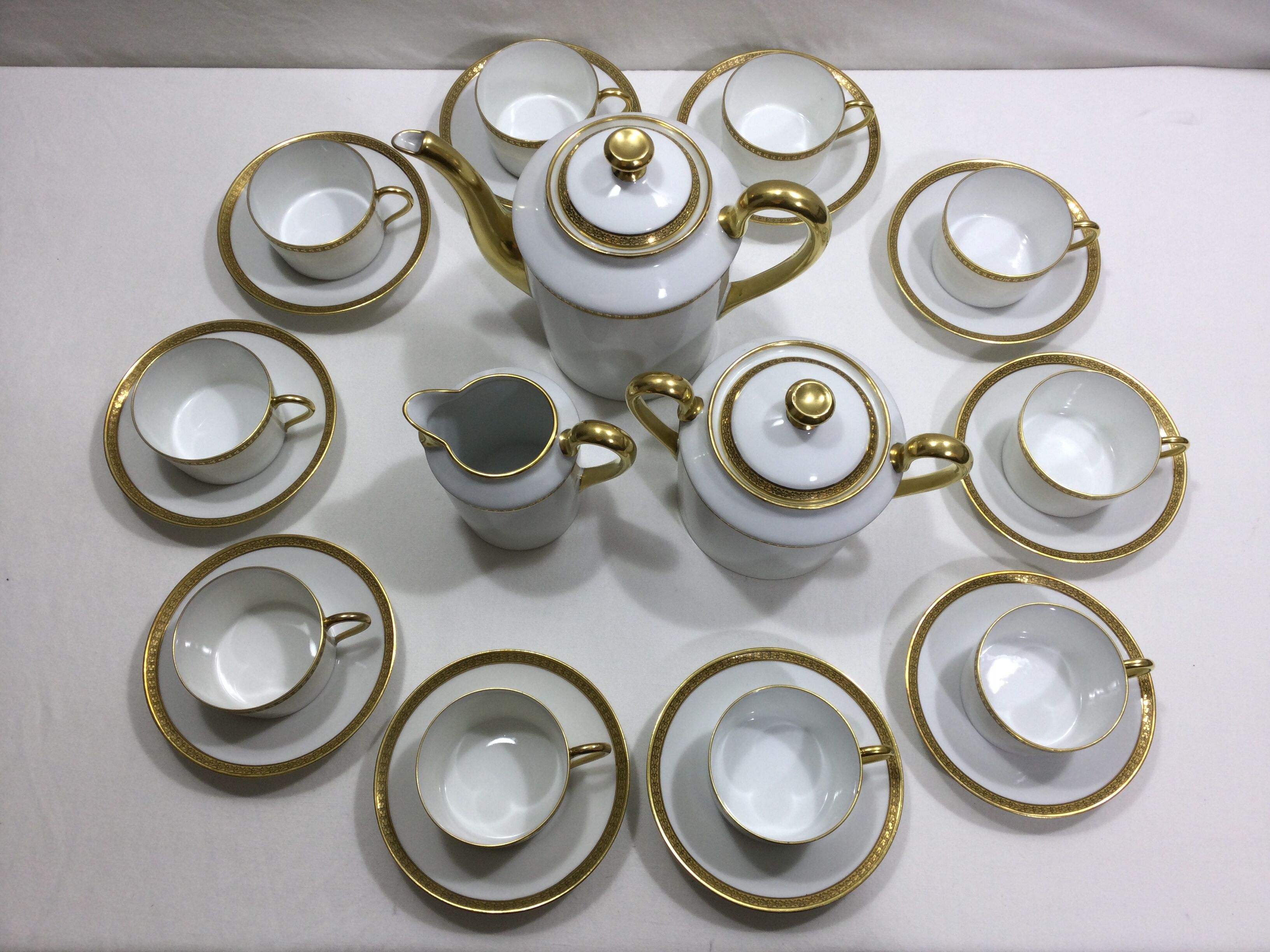 Limoges - Porcelain tea set