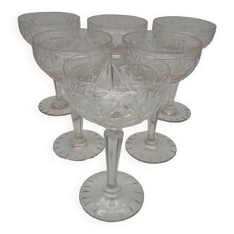 Lot de 6 coupe en verre taillé