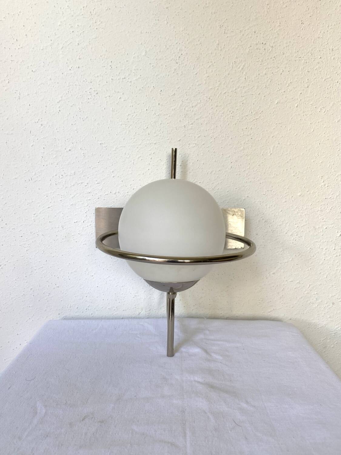 Paire d'appliques globe murale space age vintage 1970