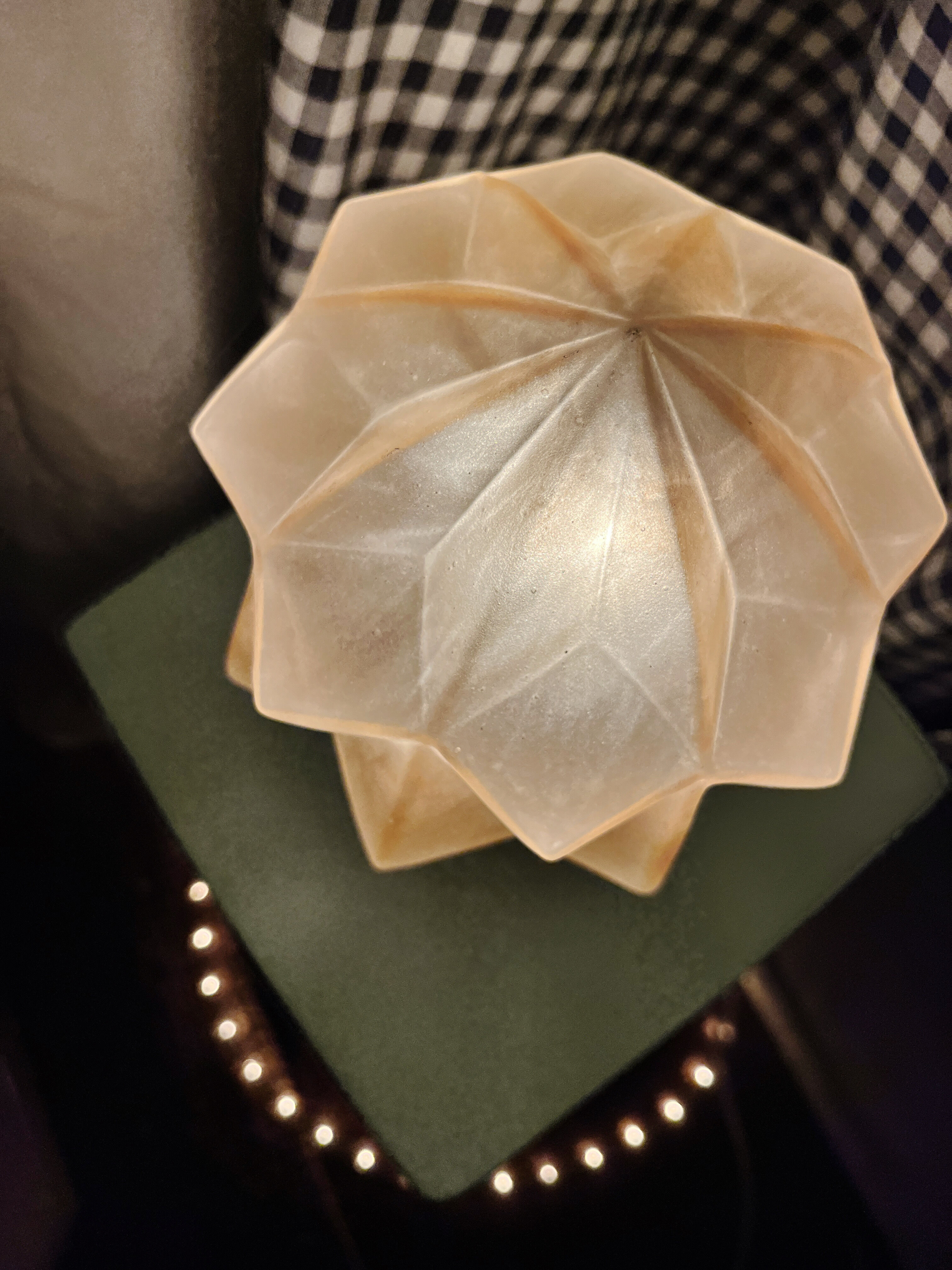 Pink star table lamp