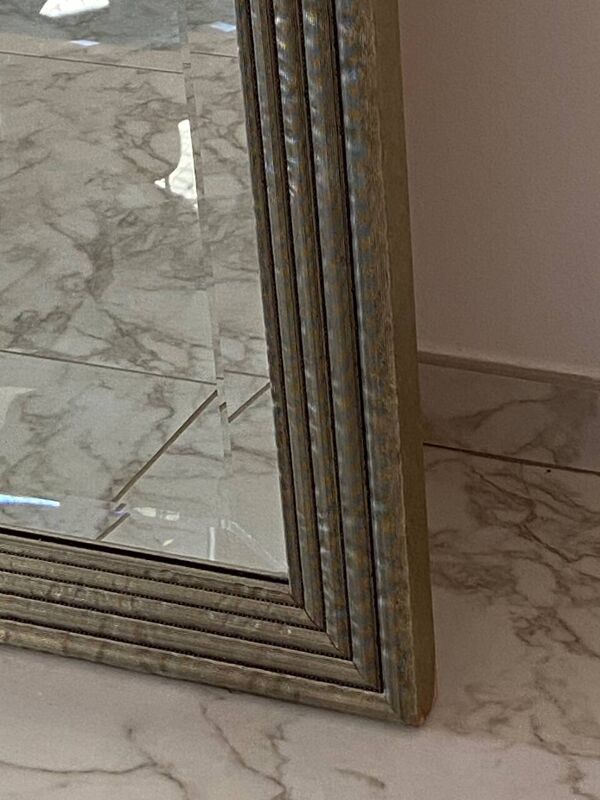 Miroir mural en métal texturé embossé et miroir biseauté