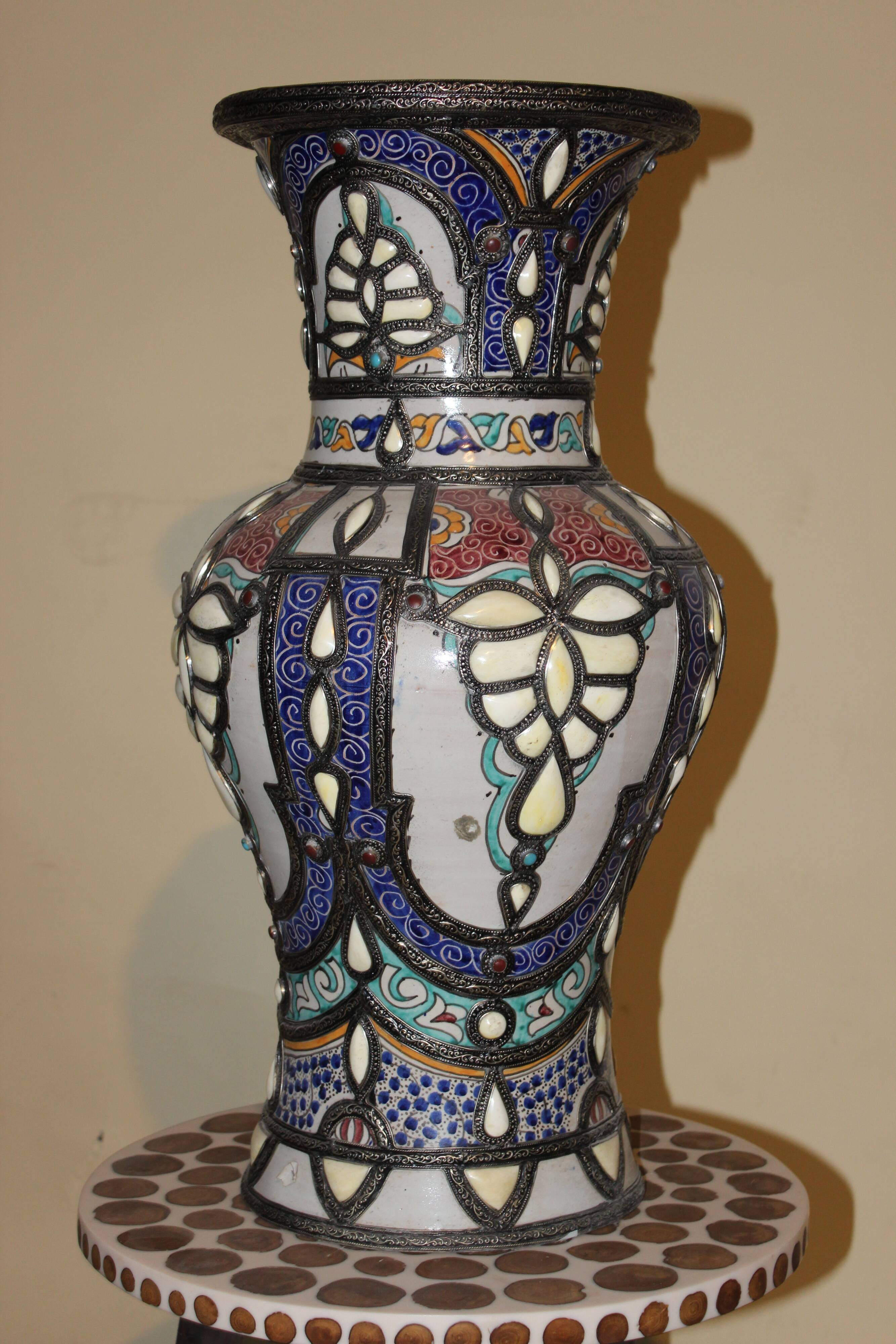 Ceramic vase