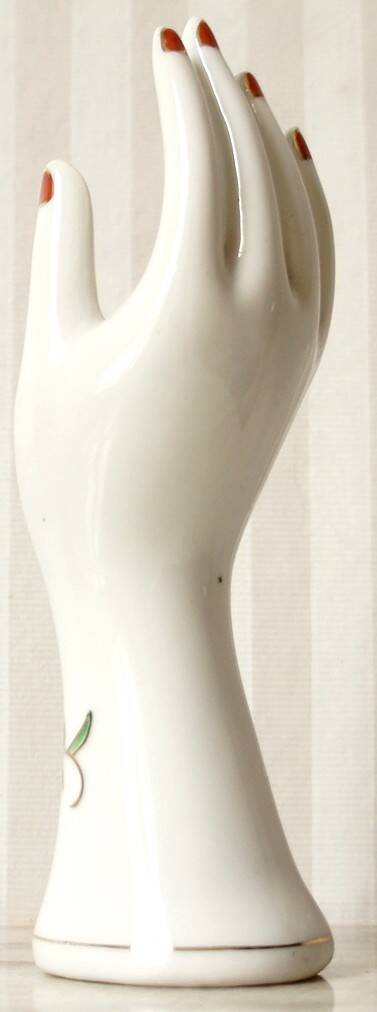Soliflore ring in porcelain hand tattooed flowers