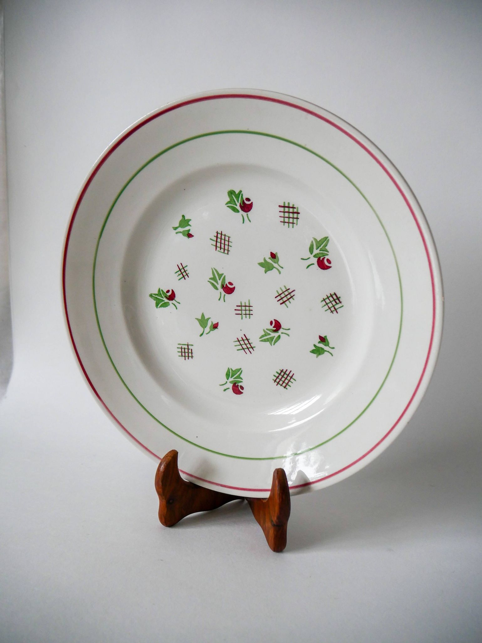 Plat rond digoin sarreguemines rose et vert 1940