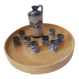 Pichet et 8 chopes signées Anne Ehret en grès d'Alsace