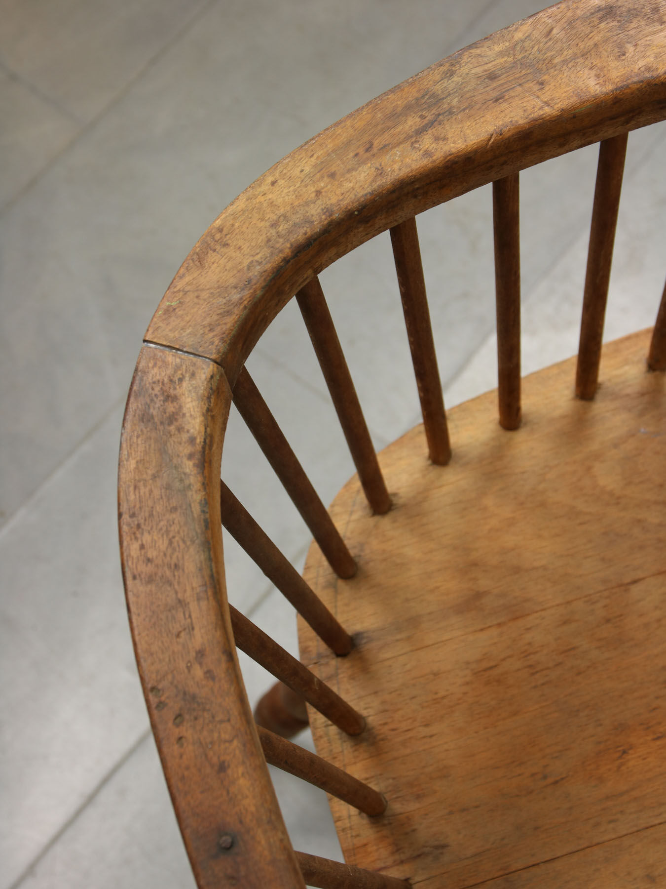 2 chaises à dossier bas Winsdor