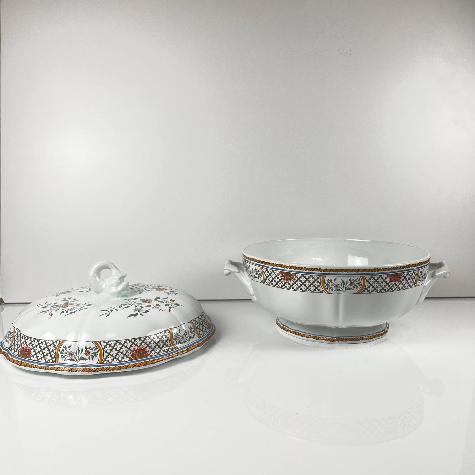 Gien soup tureen model Rouen Sainfoin, 1990, limited edition 693/1500
