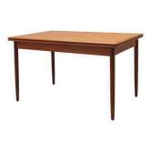 Table en teck, design danois, années 1970, production : Danemark