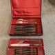 Box 28 pieces, knives and service cutlery