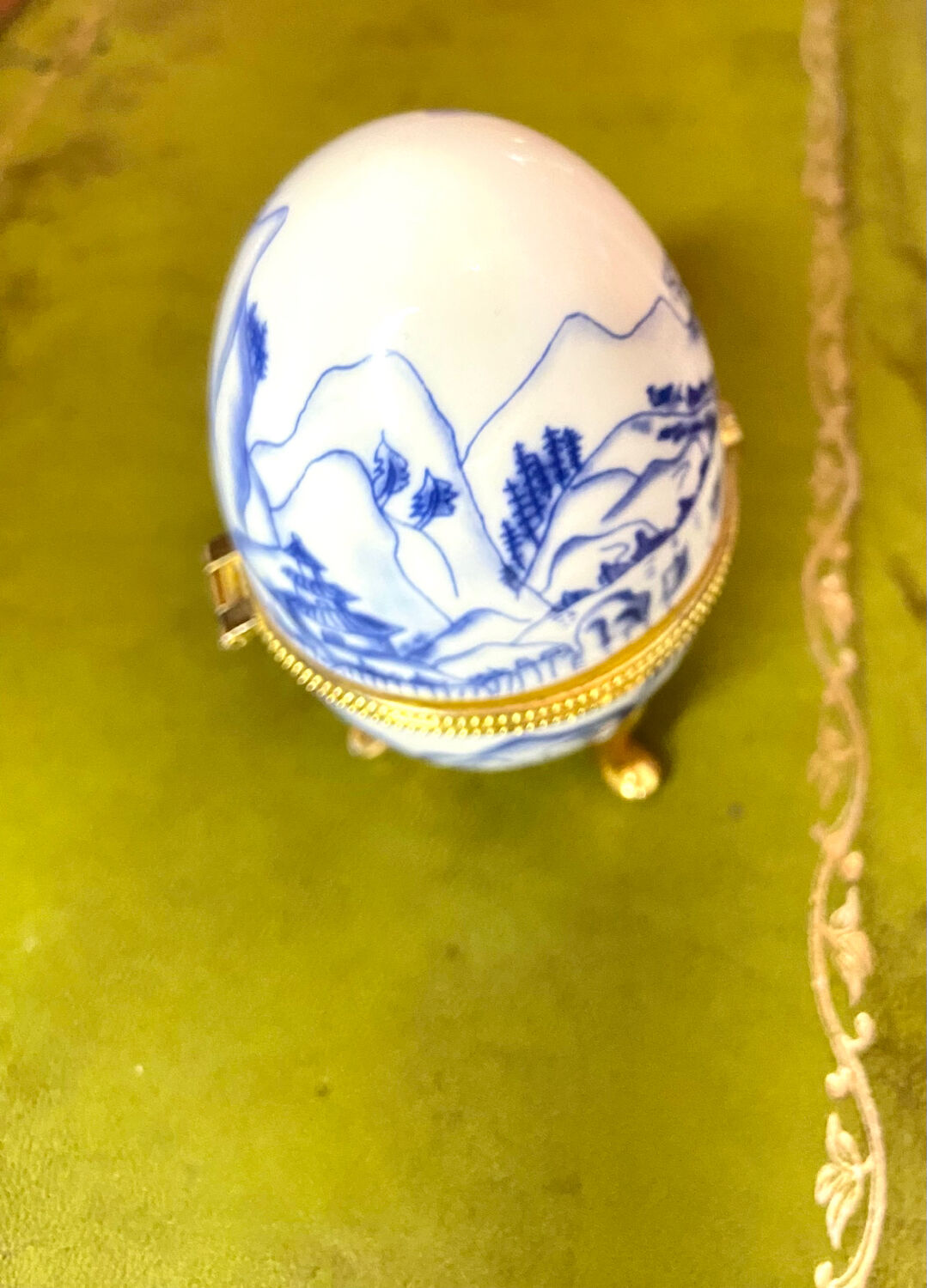 Porcelain egg