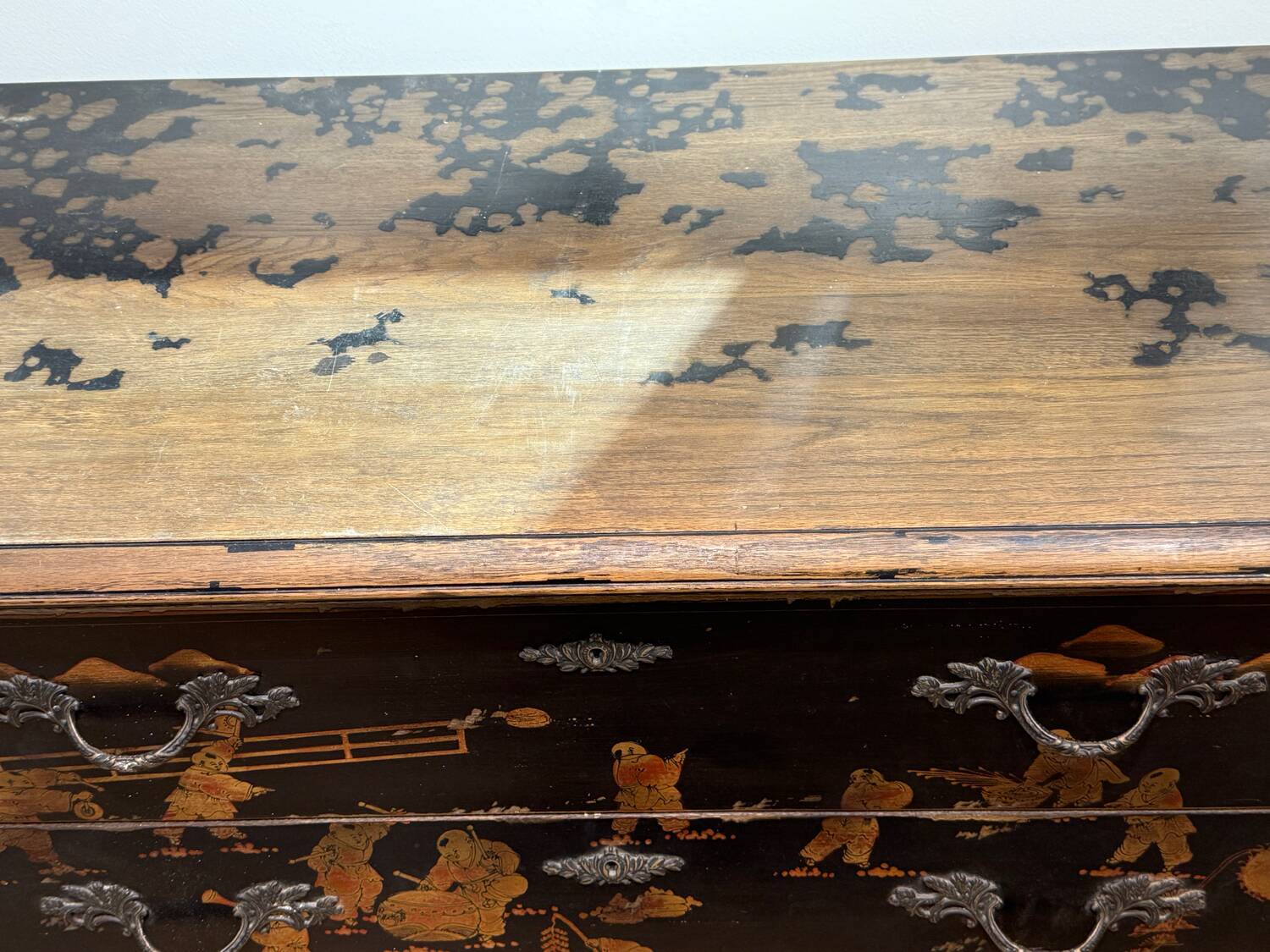 Chest of drawers with 3 drawers, Chinese decor, 20th century.