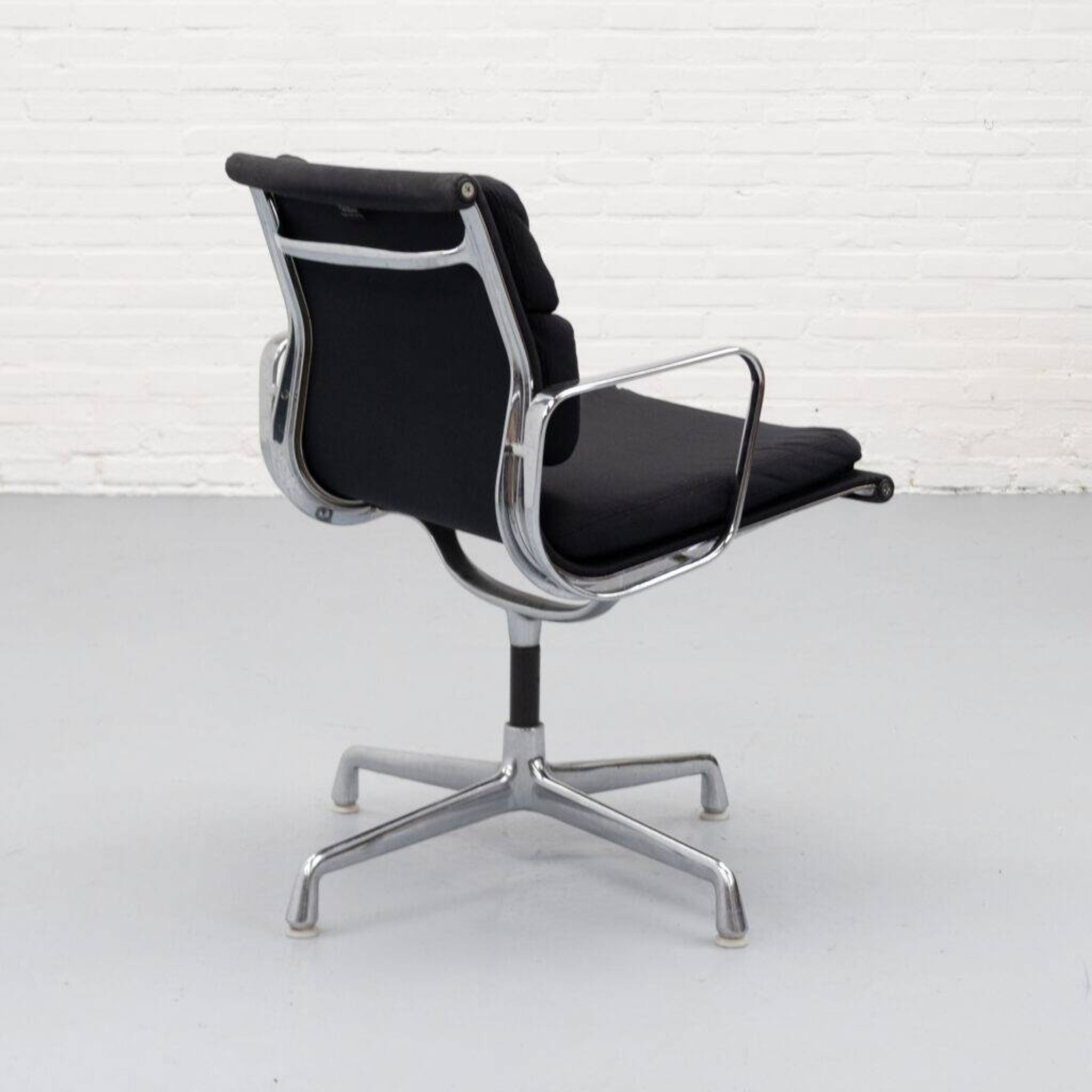 Eames EA208 Soft Pad Chair Herman Miller 1970s