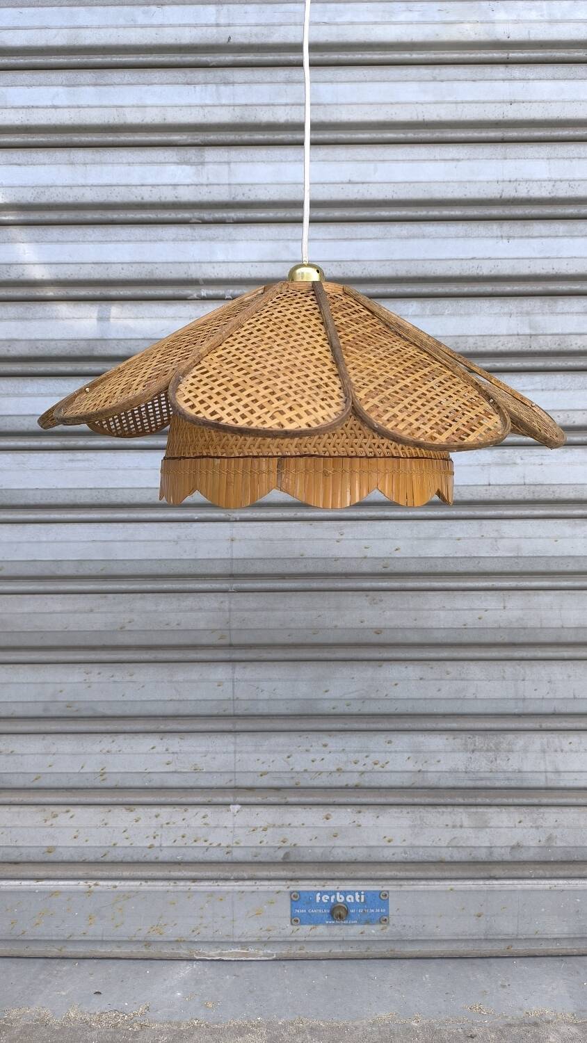 Vintage wicker flower pendant light