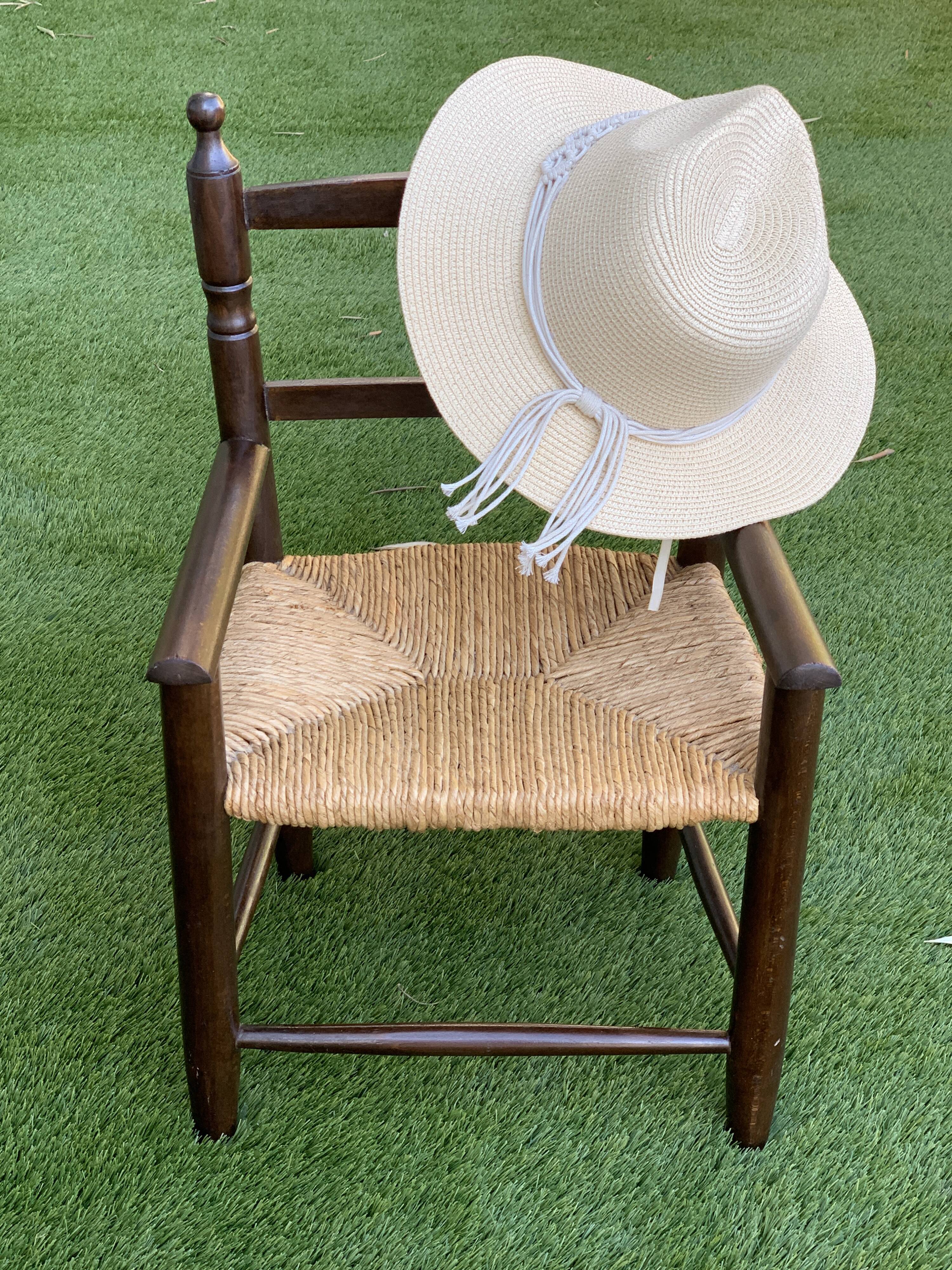 Fauteuil en bois et paille pour enfant