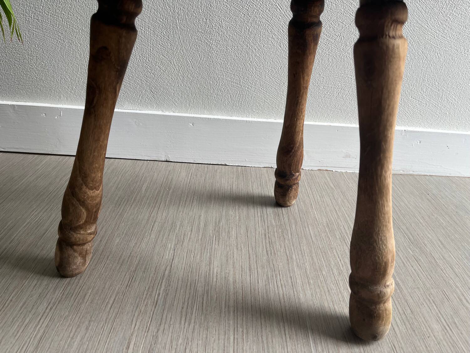 Tabouret tripode bois