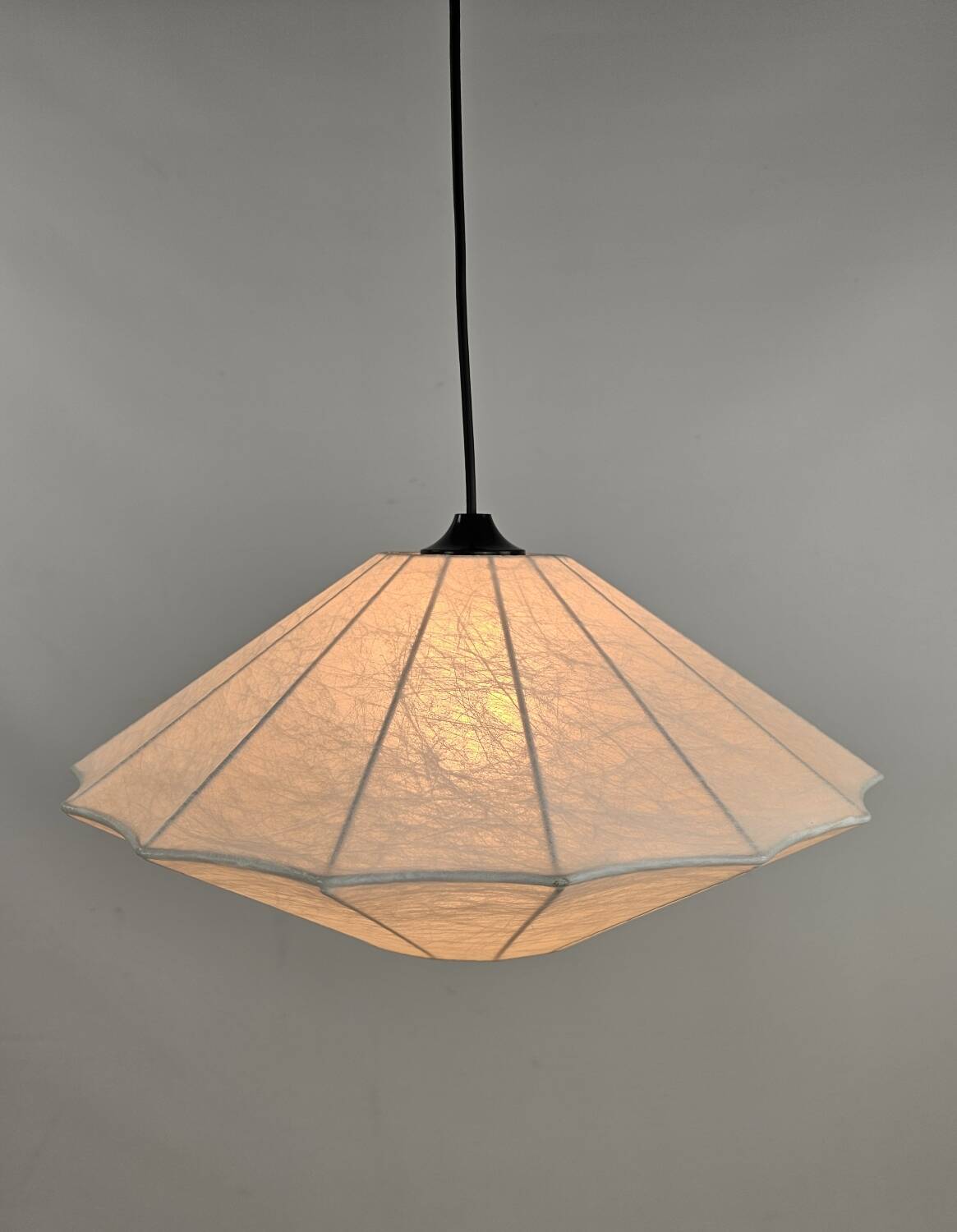 Cocoon pendant lamp ufo shaped