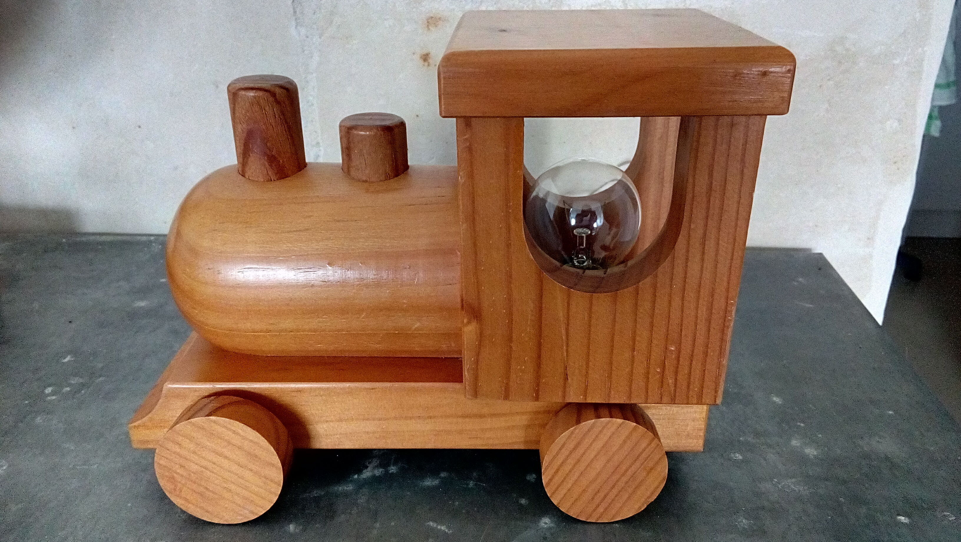 Child nightlight locomotive wood