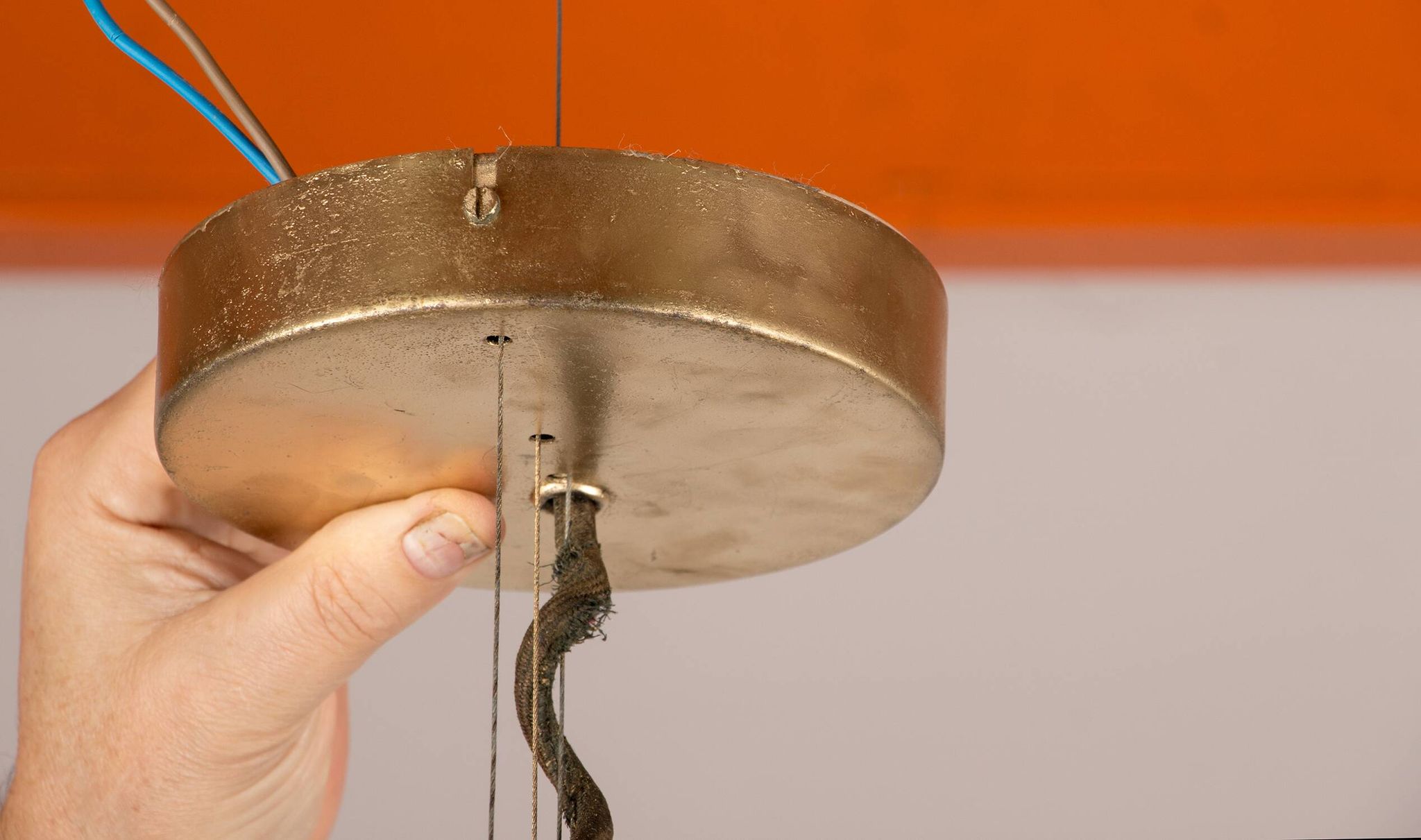 Large pendant light, adjustable in height, in glass and brass, Orion model by Schwarz and Staff Leucht