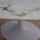 Table ovale de Eero Saarinen edite par Knoll