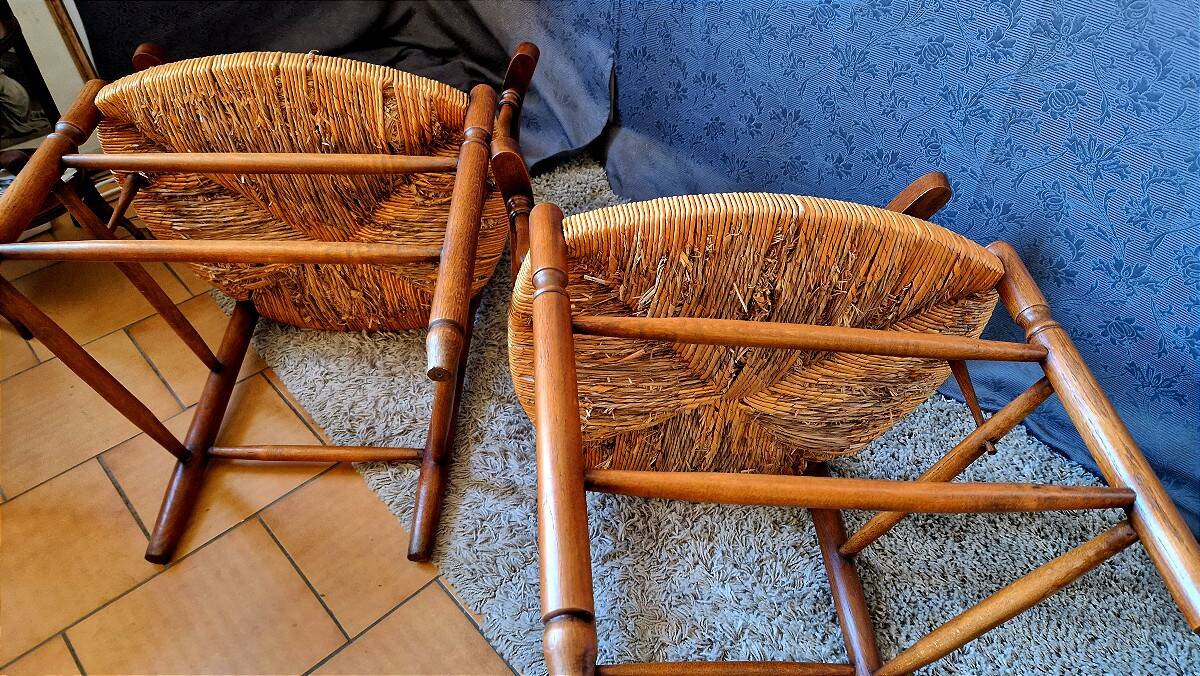 Paire de fauteuils de style provençal en chêne