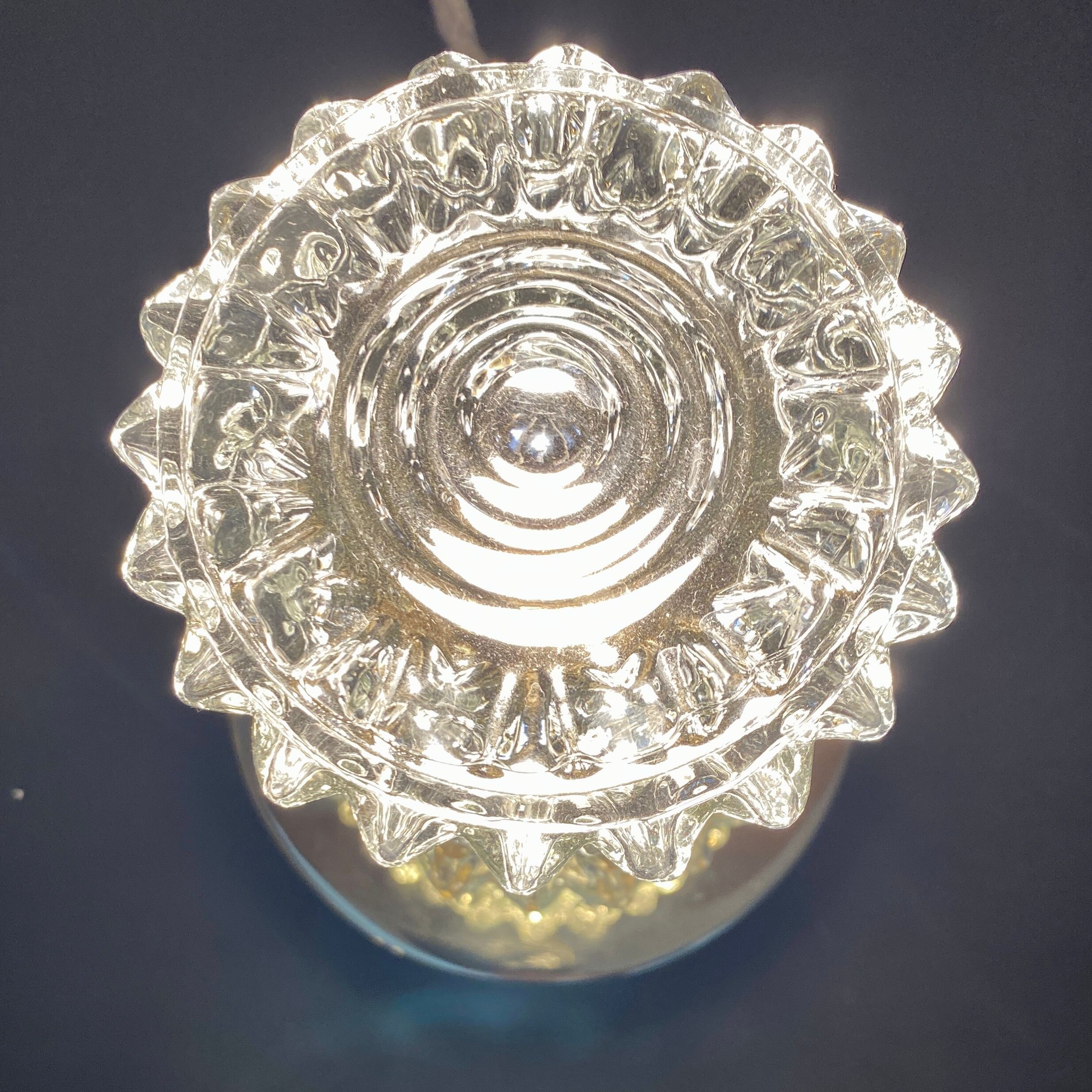 Applique plafonnier globe vintage en verre moulé