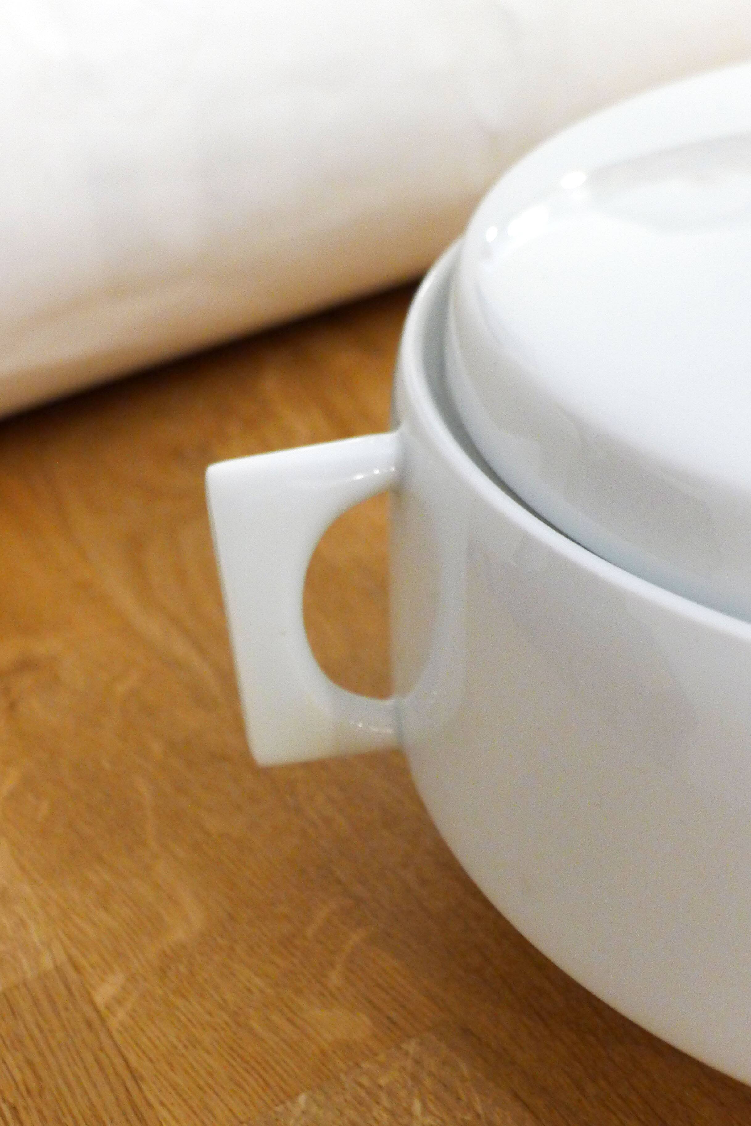 Vegetable dish Ariès design R.Loewy