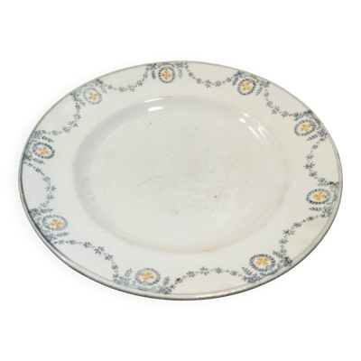 Assiette plate en terre de fer Longwy Moselle, 1900