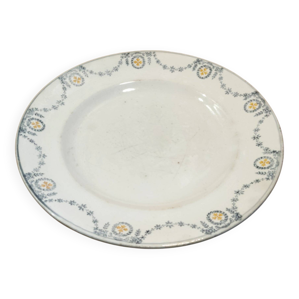 Assiette plate en terre de fer Longwy Moselle, 1900