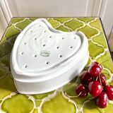 Heart-shaped fruit drainer dish