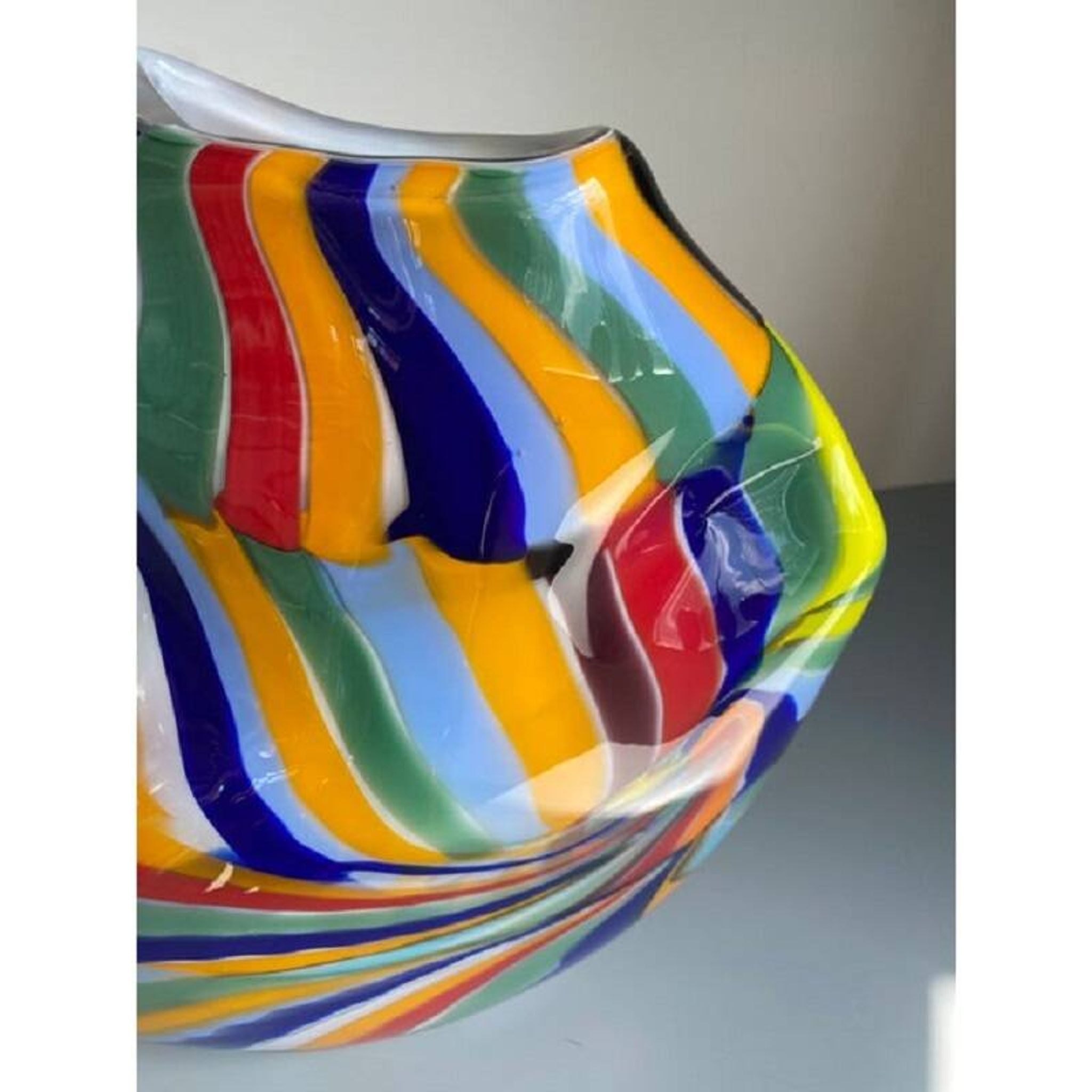 Vase ovale abstrait contemporain en verre de Murano