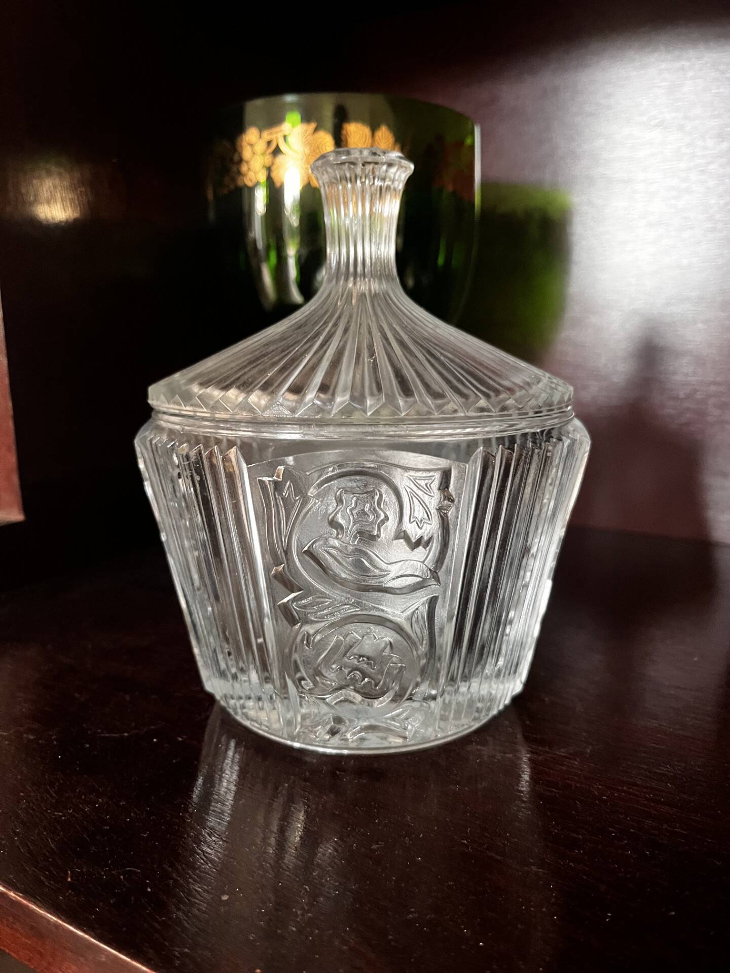 Sugar bowl / Candy dish