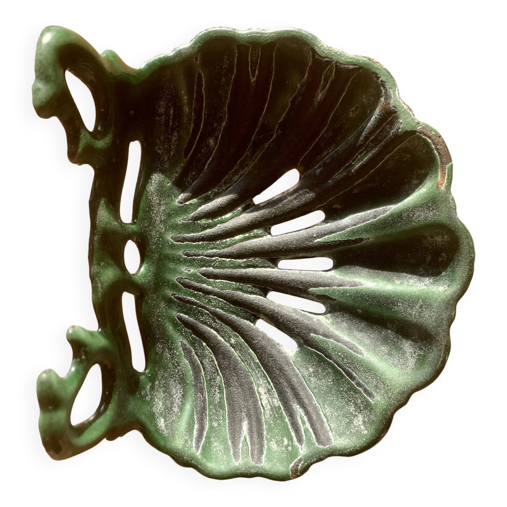 Antique enamelled cast iron soap dish in the shape of a shell (fir green)