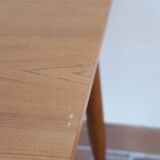 Scandinavian extendable table