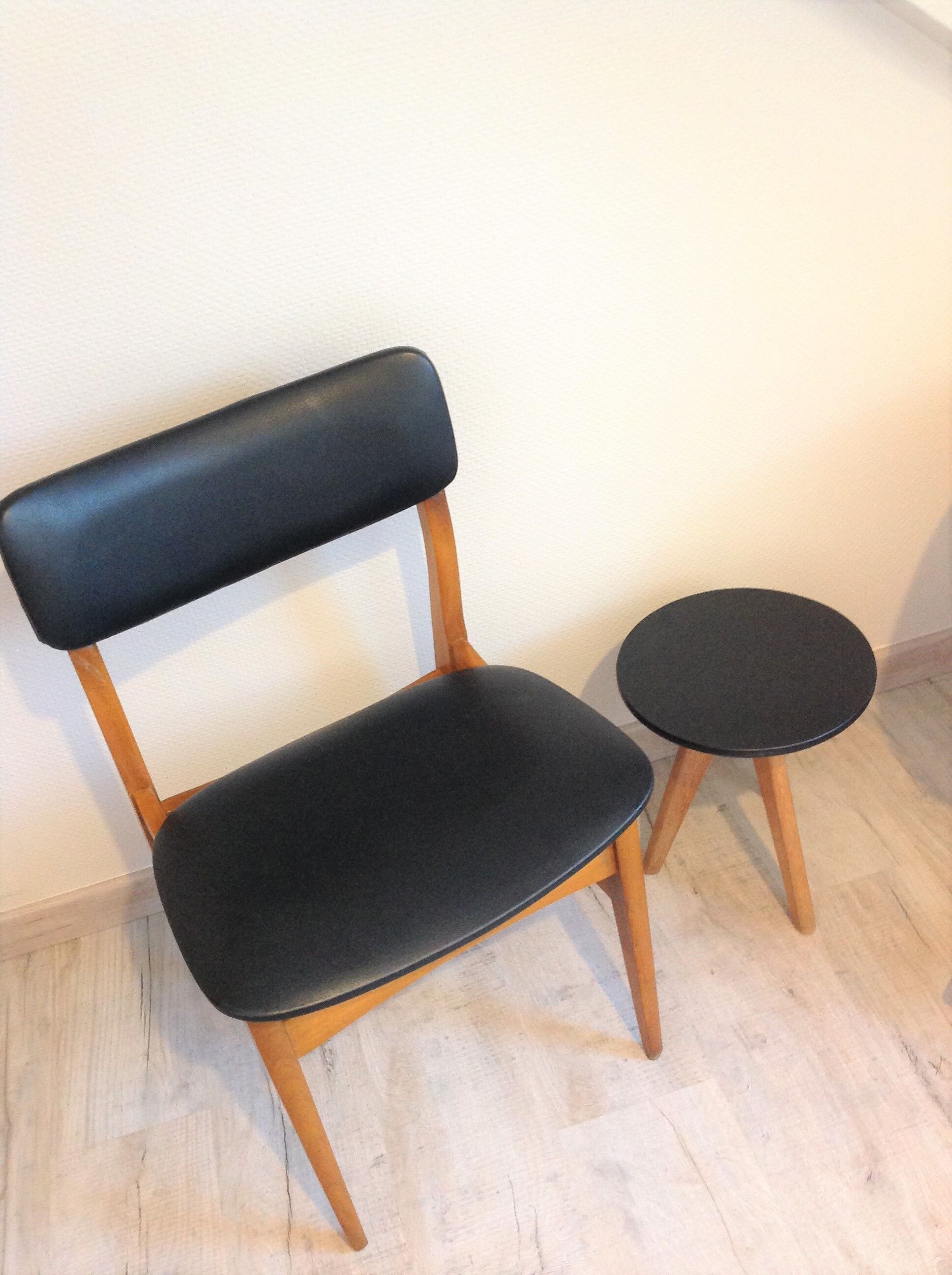 Scandinavian chair in beech and imitation leather black / vintage 60s-70s