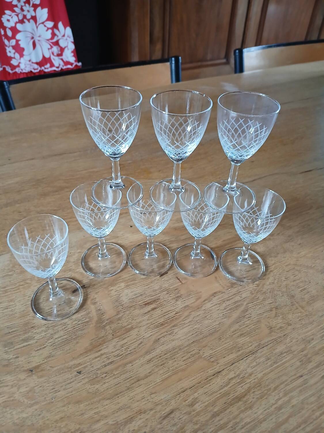 8 small vintage liqueur glasses