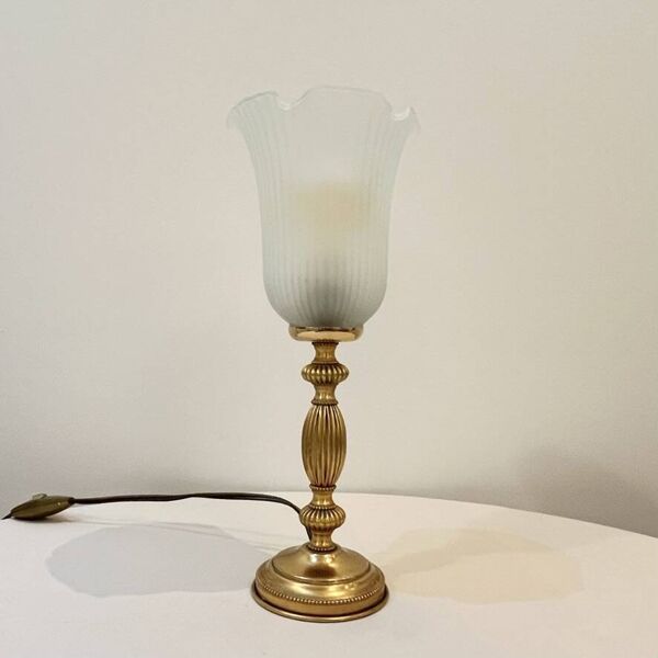 Lampe vintage à poser française Empire laiton dorée opaline tulipe plissée  belle époque