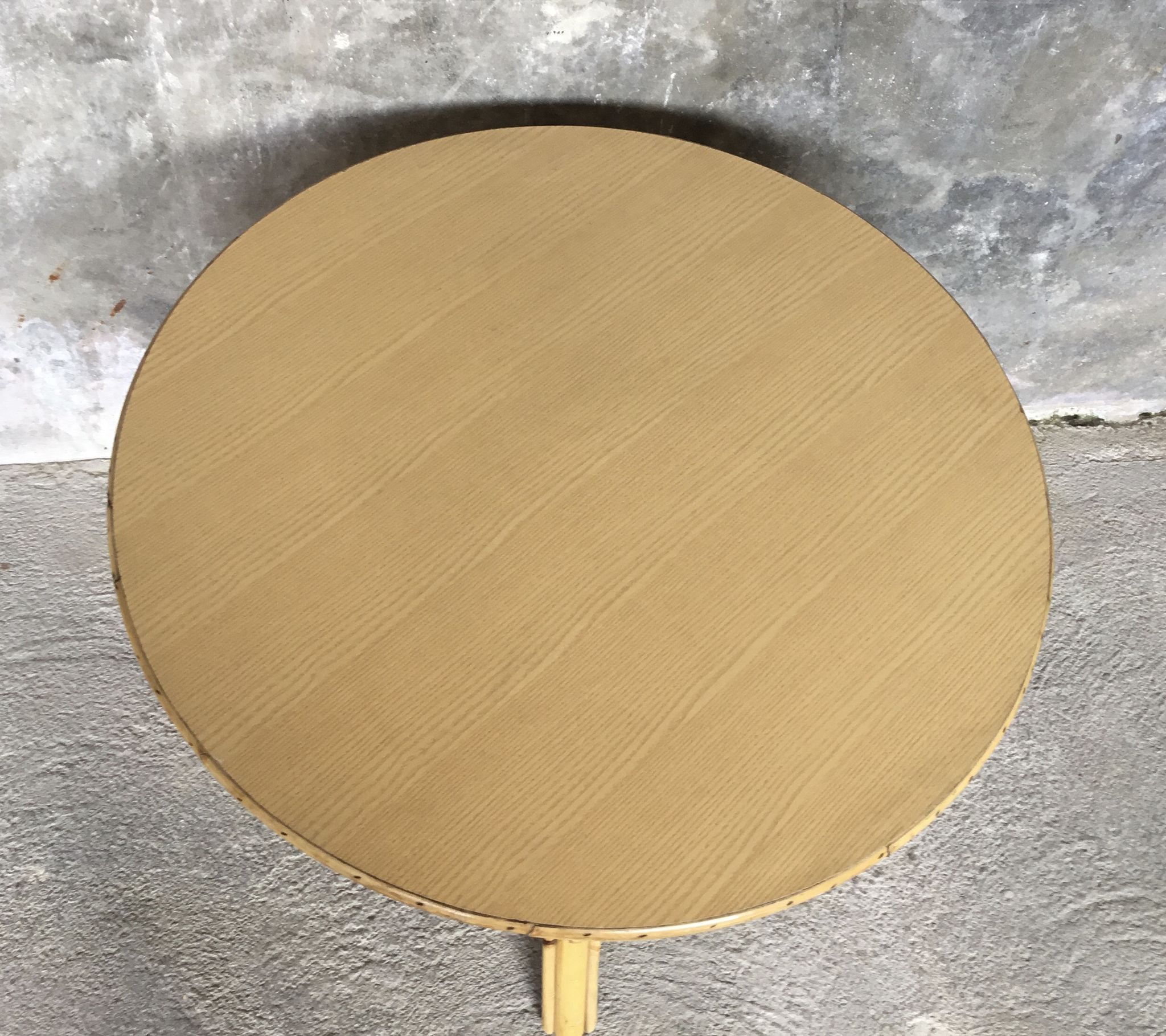 Table à manger ronde en rotin plateau formica - vintage 1960