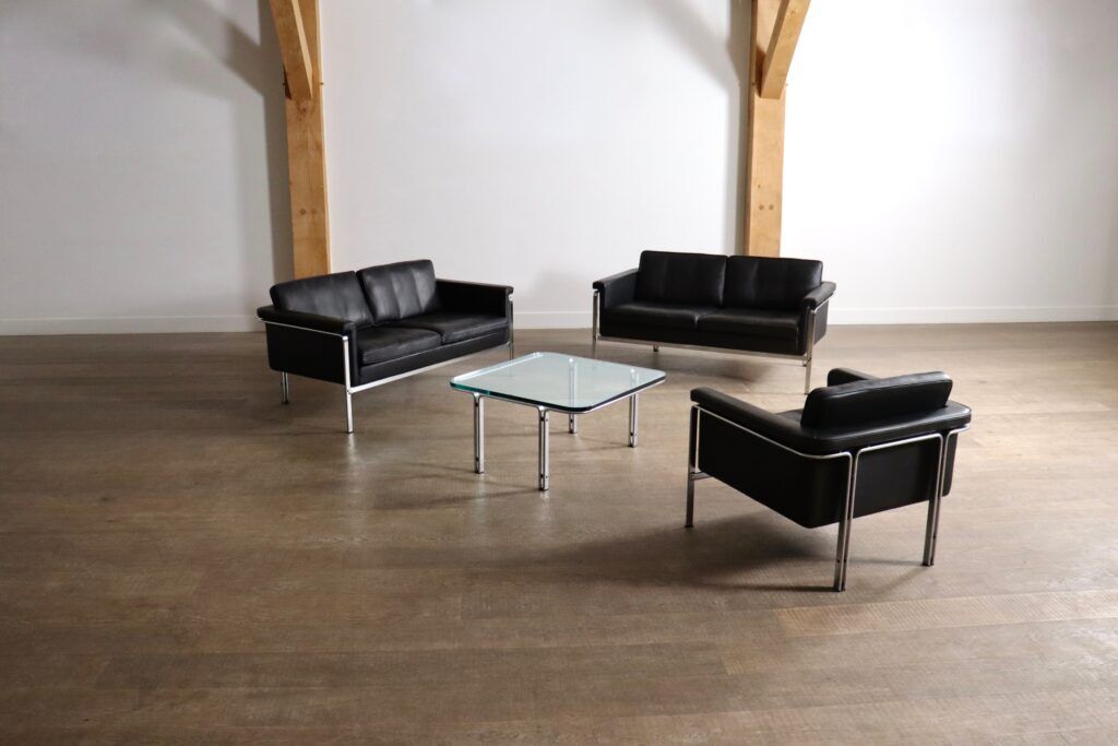 Horst Brüning Model 6912 two seater sofa in black leather for Kill International, Germany 1967