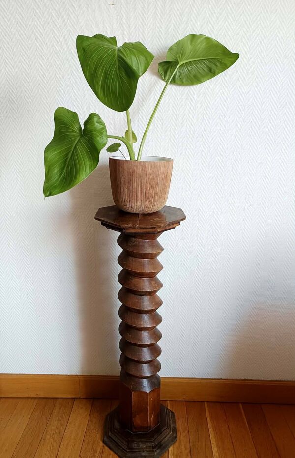 Sellette visse de pressoir en bois sculpté